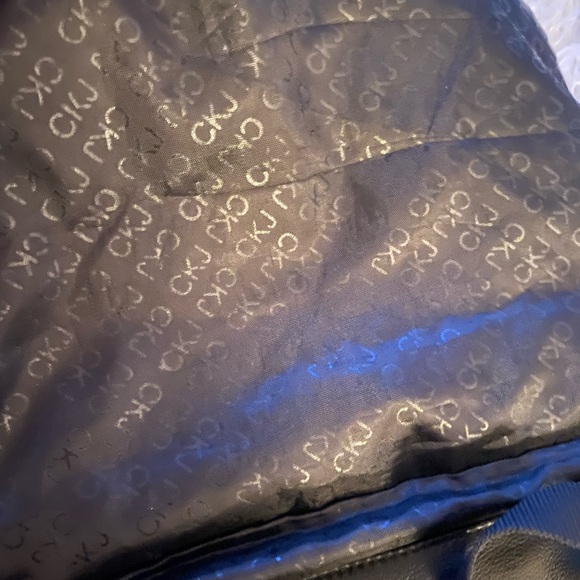 VGC 8/10 Calvin Klein leather men’s side messenger bag !! - Picture 4 of 6